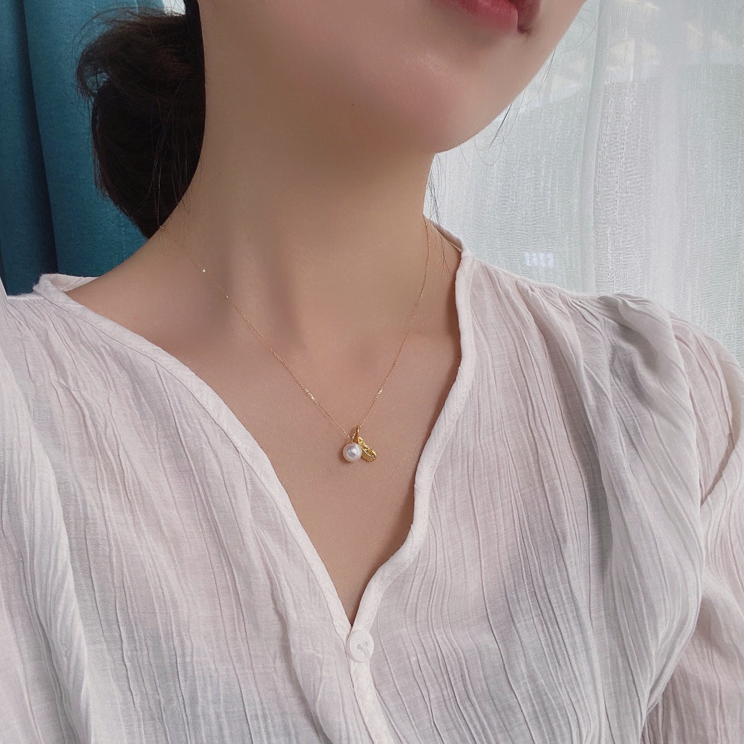 8-8.5mm Akoya Pearl & 18K Gold Feather Pendant Necklace