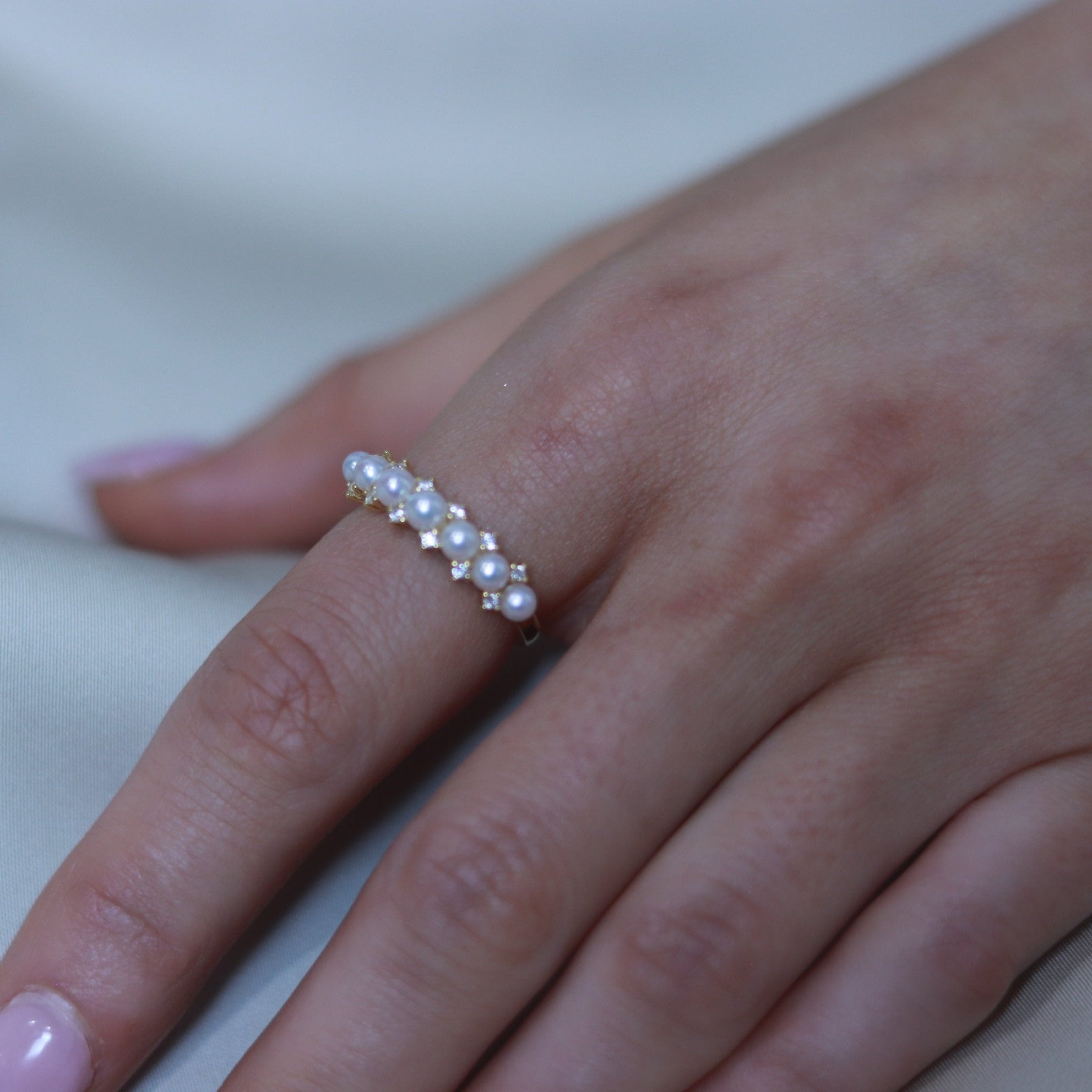 Seven-Pearl Ring