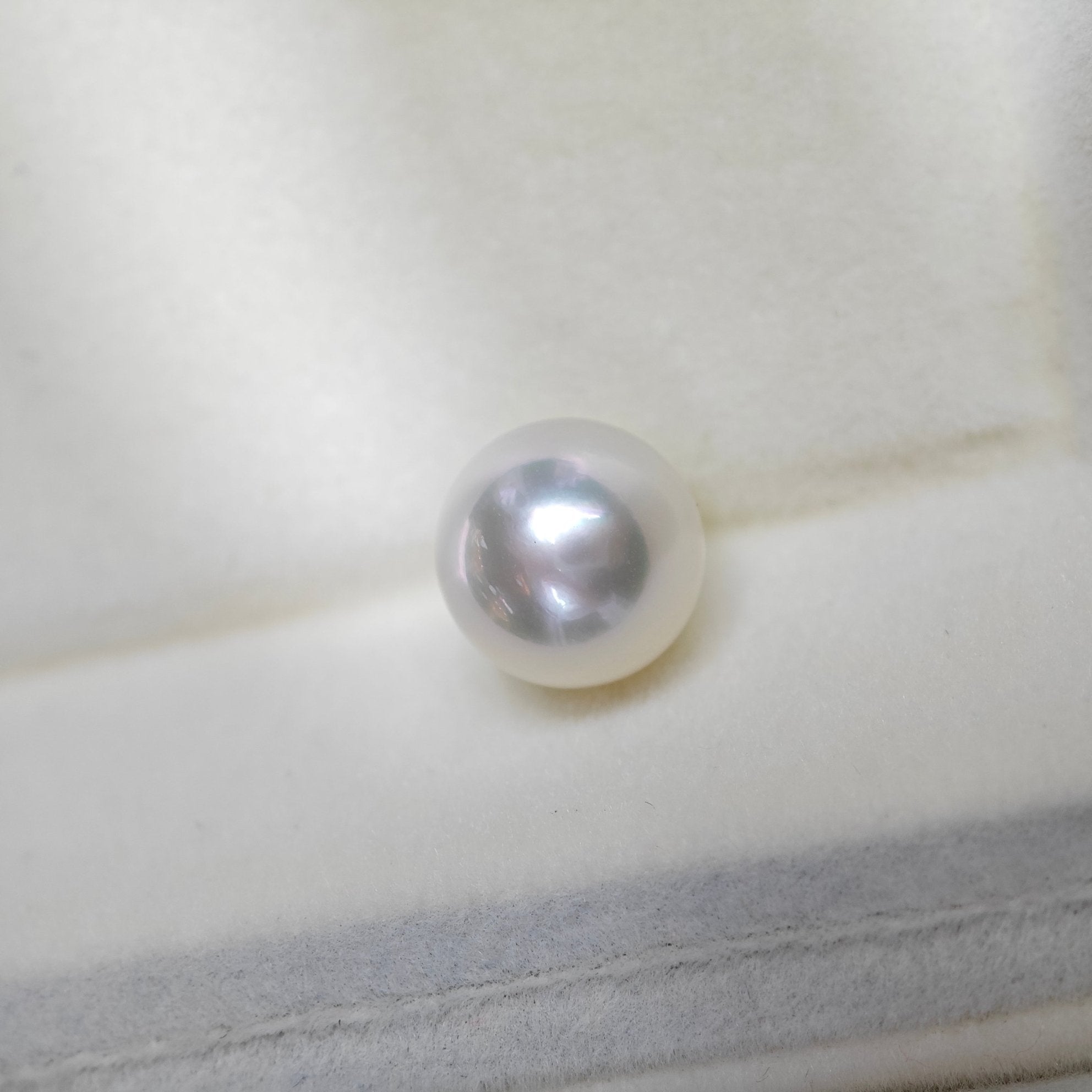 18k Gold White South Sea Fairy Necklace