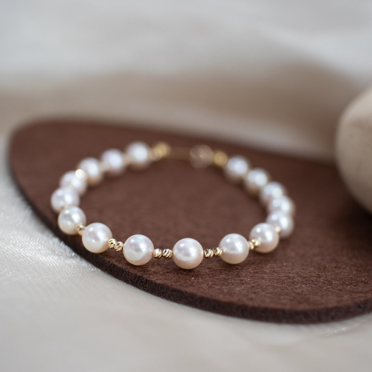 6-7mm Freshwater Pearl Bracelet with 18k Gold Laser Beads