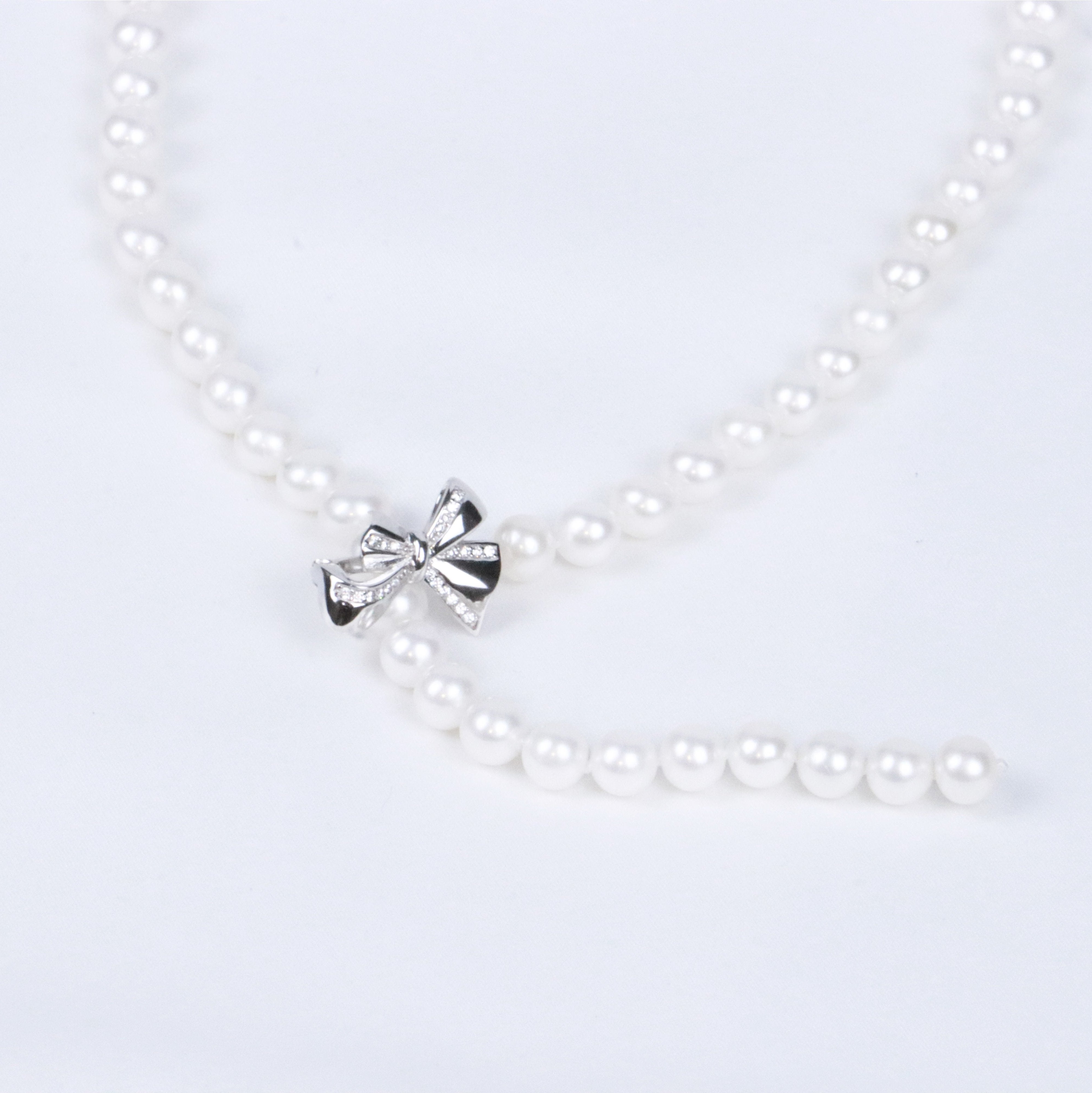 Bow Clip Strand