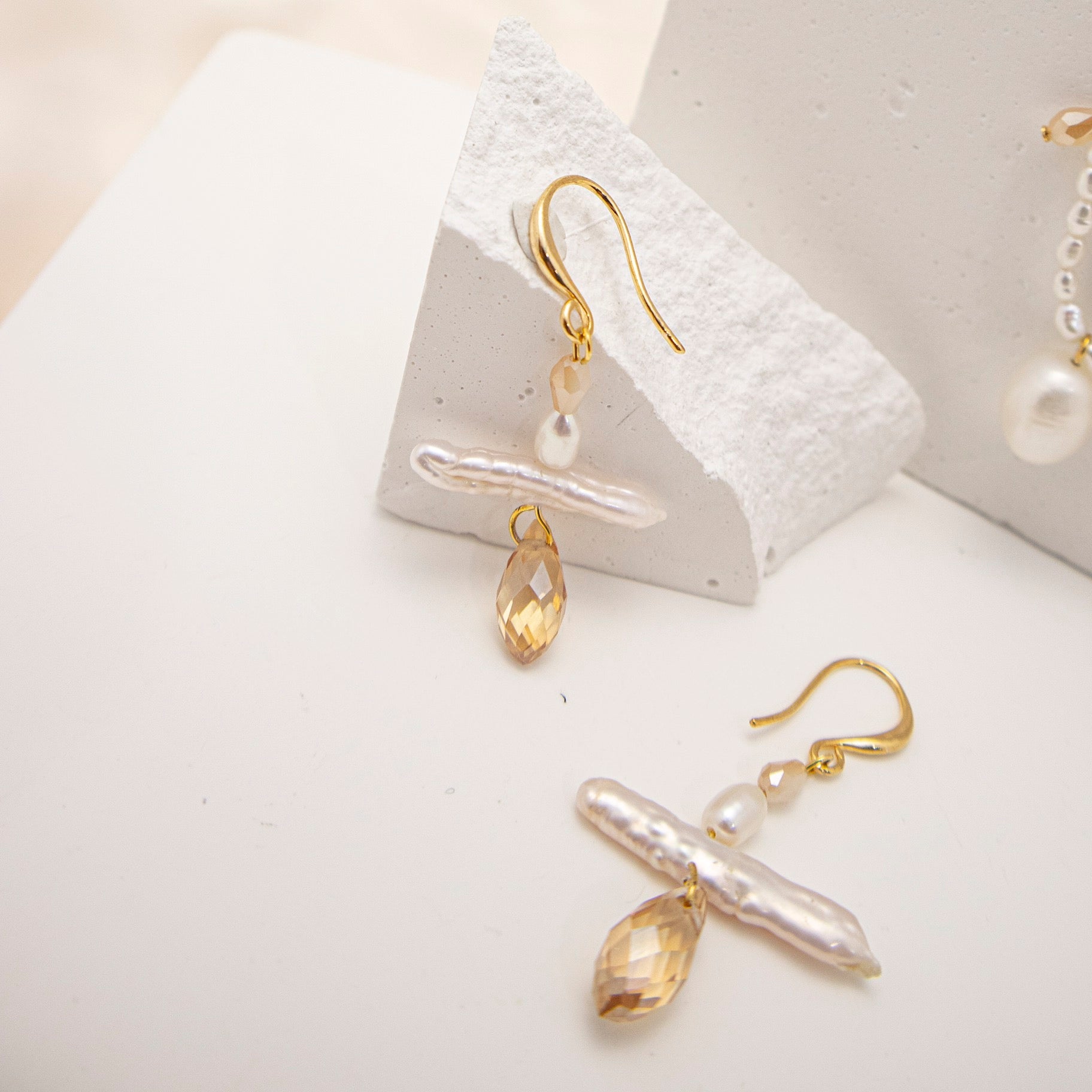 Ophelia Champagne Glow Set — Necklace & Earrings